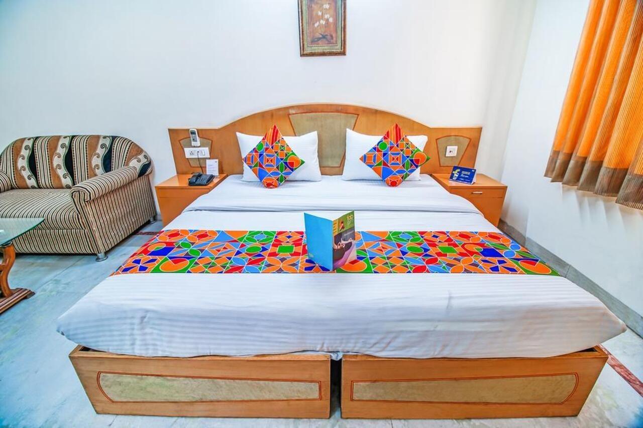 Fabhotel Ashu Palace Karol Bagh Делхи Екстериор снимка