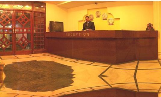 Fabhotel Ashu Palace Karol Bagh Делхи Екстериор снимка