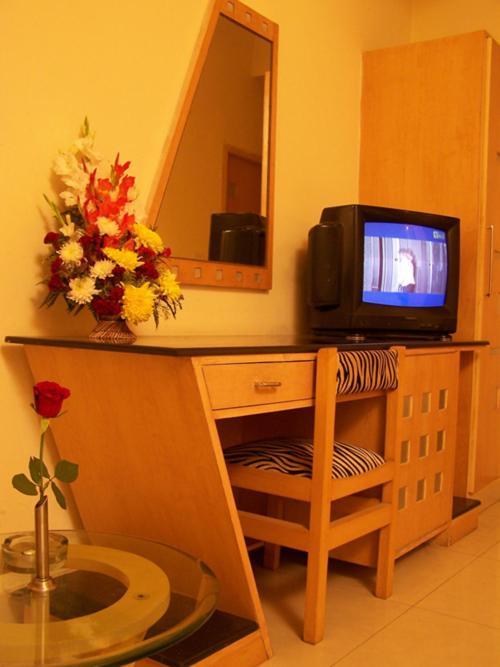 Fabhotel Ashu Palace Karol Bagh Делхи Екстериор снимка