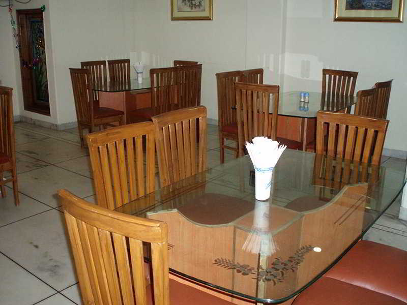 Fabhotel Ashu Palace Karol Bagh Делхи Ресторант снимка