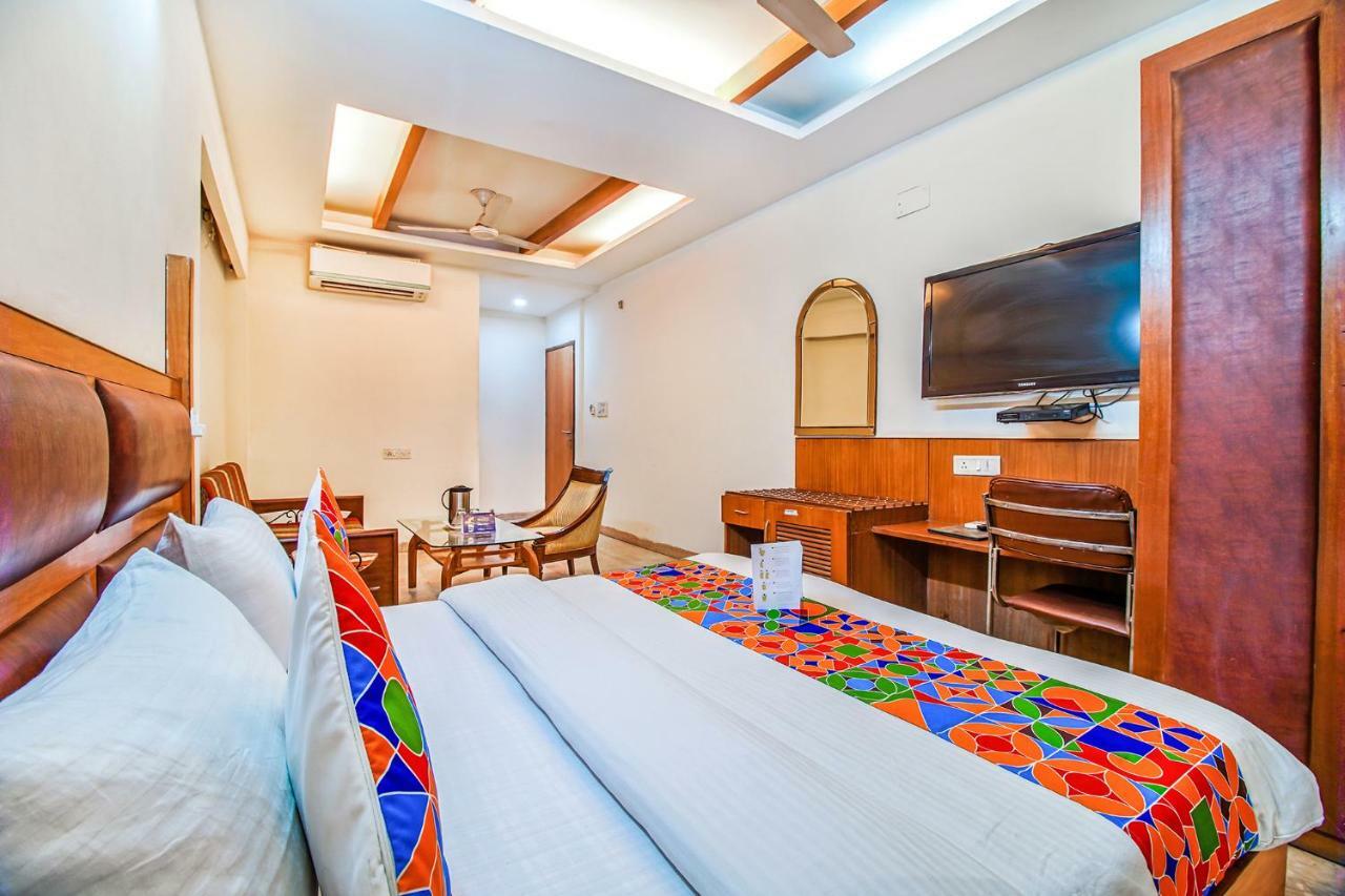 Fabhotel Ashu Palace Karol Bagh Делхи Екстериор снимка