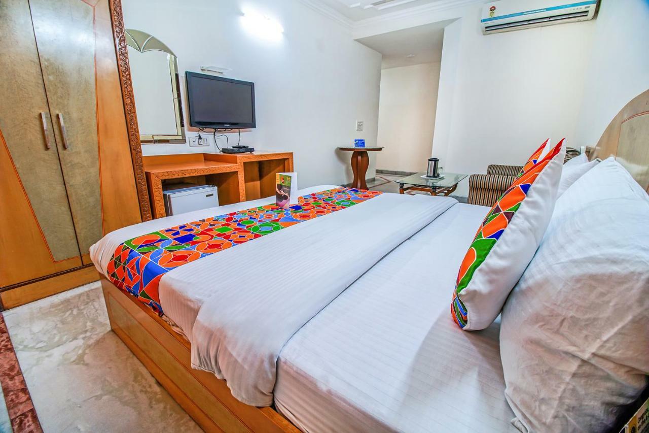Fabhotel Ashu Palace Karol Bagh Делхи Екстериор снимка