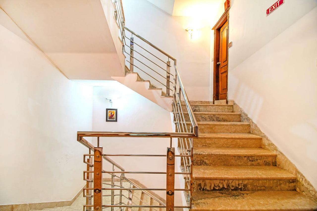 Fabhotel Ashu Palace Karol Bagh Делхи Екстериор снимка