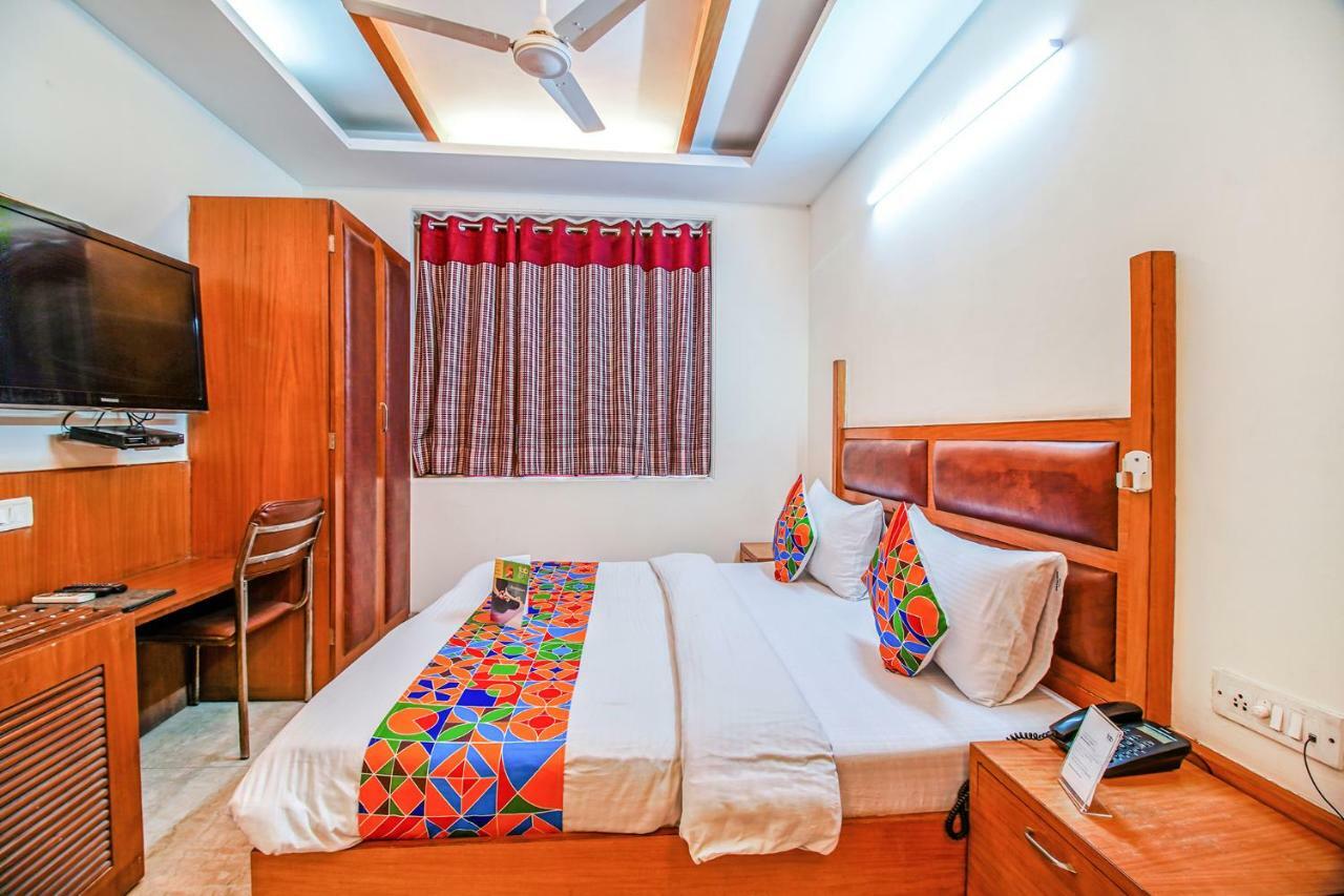 Fabhotel Ashu Palace Karol Bagh Делхи Екстериор снимка